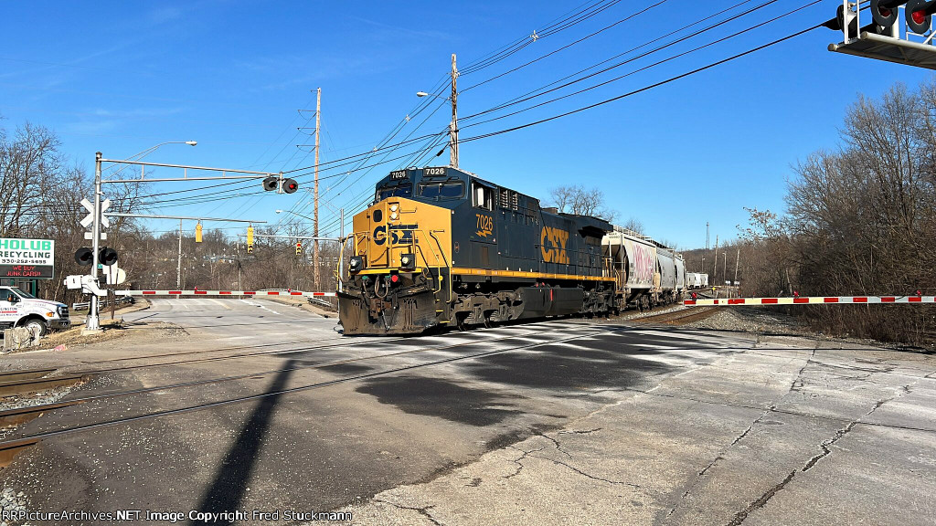 CSX 7026 at Arlington St.